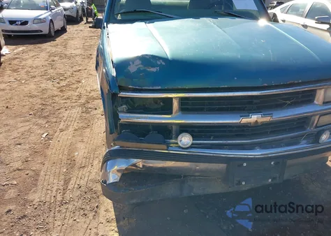 1997 Chevrolet C2500 Fleetside z USA, uszkodzony, nr VIN 1GCFC29R9VE118833